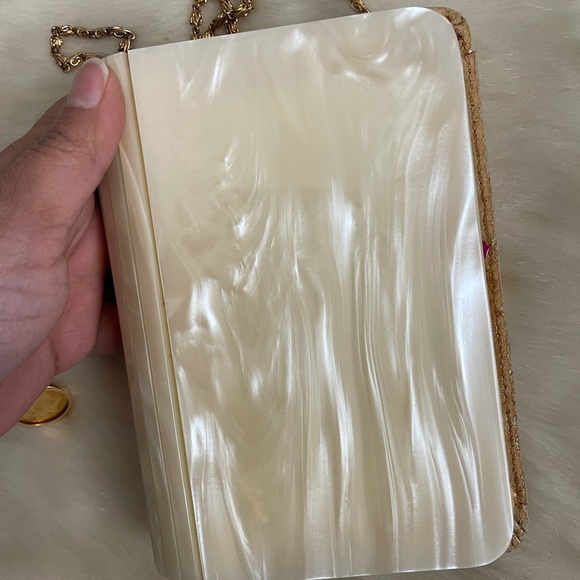 White mother of pearl look plastic & leather purse 1970s 1980s - Picture 4 of 7
